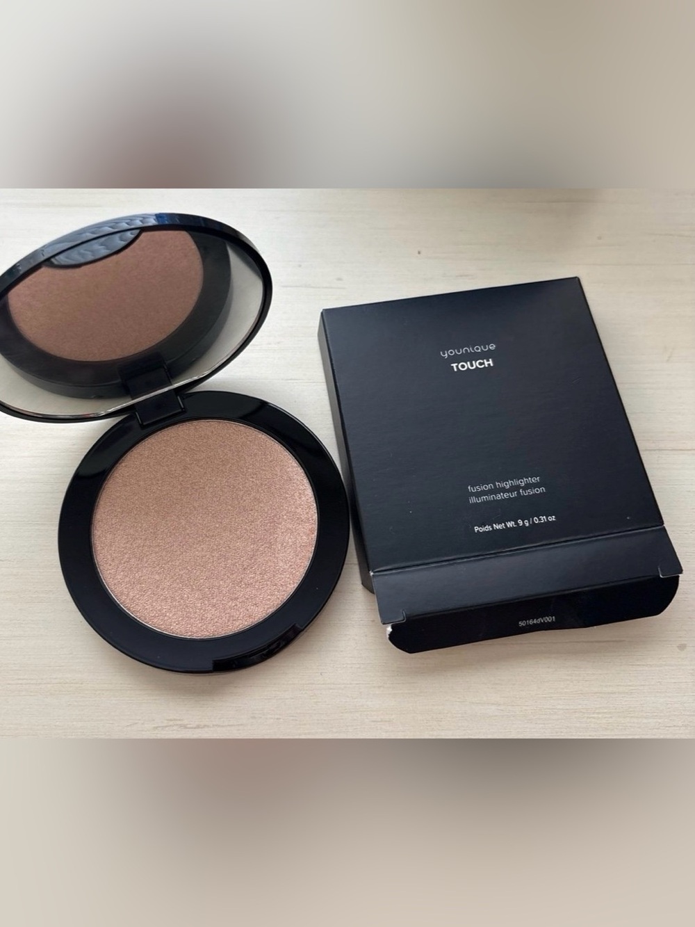 Younique Touch Fusion Highlighter - Golden